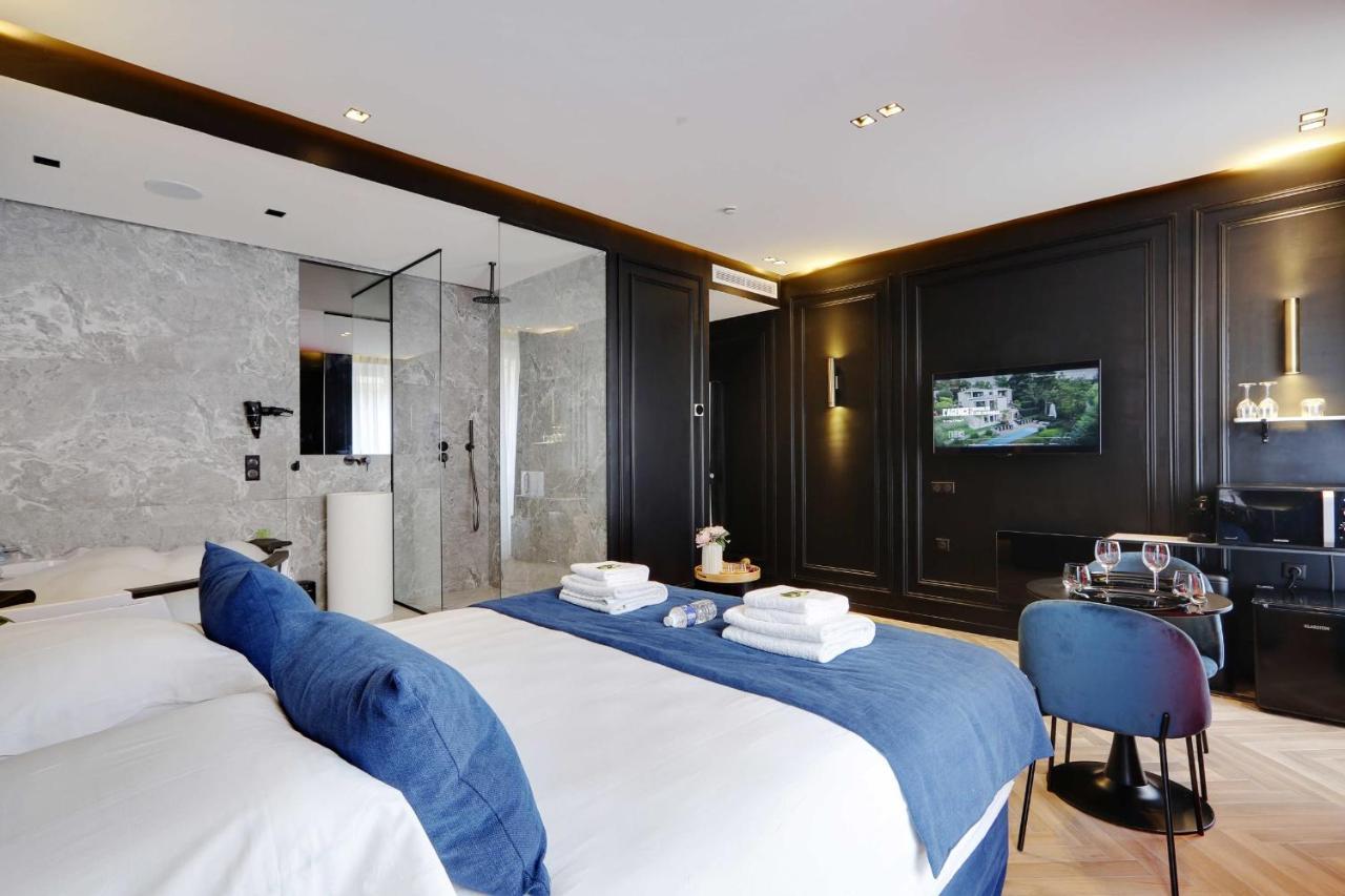 Couples Getaway Unit With Jacuzzi - City Center Paris Dış mekan fotoğraf